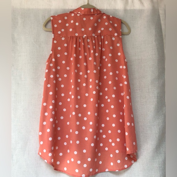 NWOT women’s asymmetric blouse,orange/white polka dot,sleeveless,button up.Sz12. - Picture 7 of 9